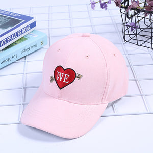 Stylish Baseball Caps Embroidery Snapback Hip Hop Cap Men Women Adjustable Trucker Hat Unisex Heart Shape Letter Print Dad Hat