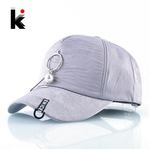 Spring And Autumn Baseball Caps Women Fashion Metal Pearl Decoration Snapback Hip Hop Hats Grils Trucker Caps Female Casquette